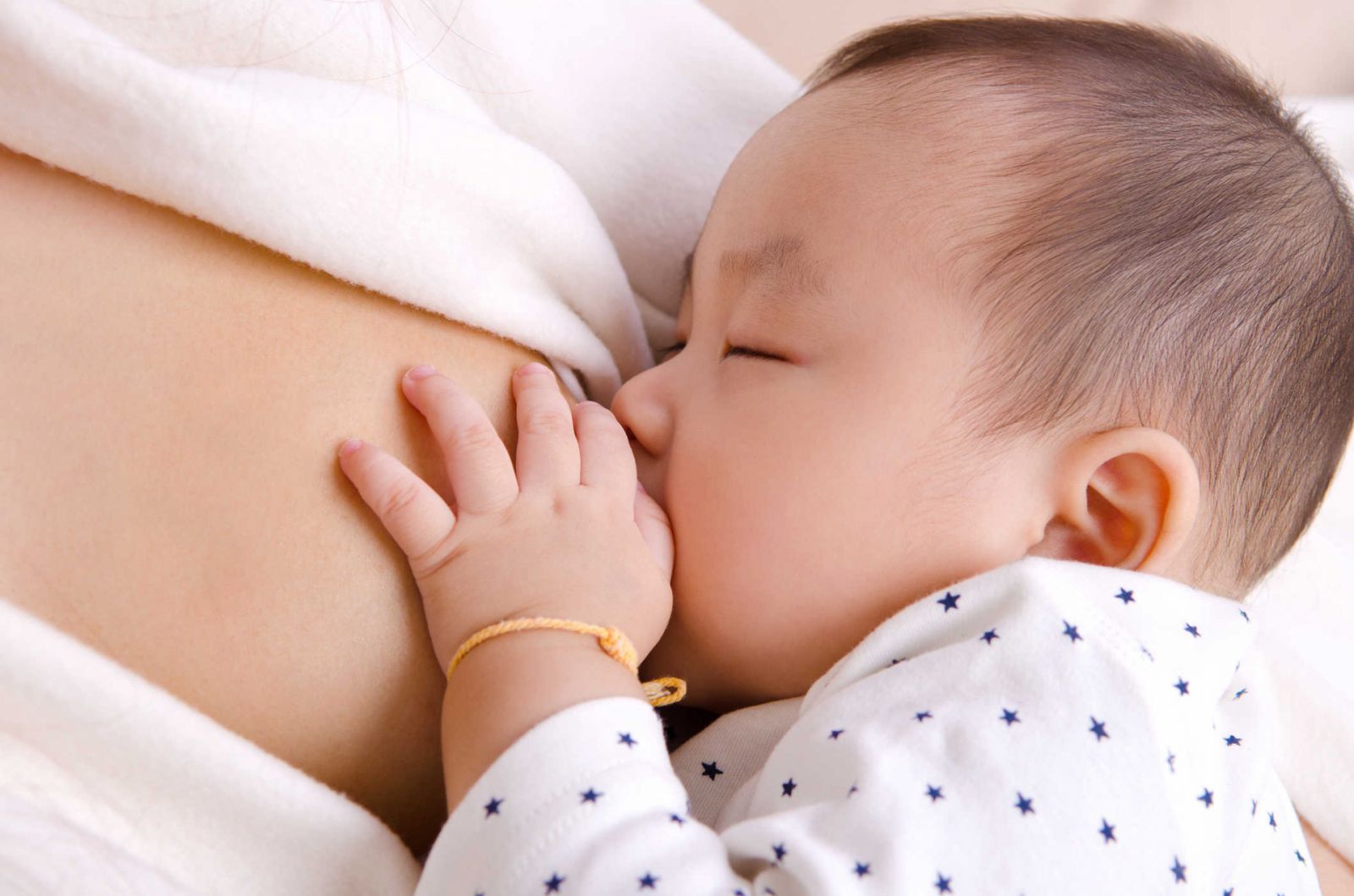 Những ai không nên sử dụng rượu ngâm sâm đương quy Những ai không nên sử dụng rượu ngâm sâm đương quy