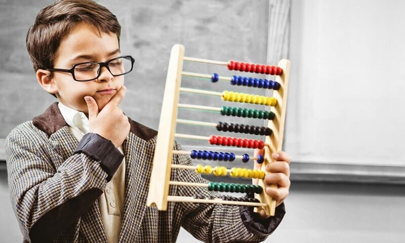 Học toán với phương thức Abacus mới lạ và sáng tạo. (Ảnh: Sưu tầm Internet)