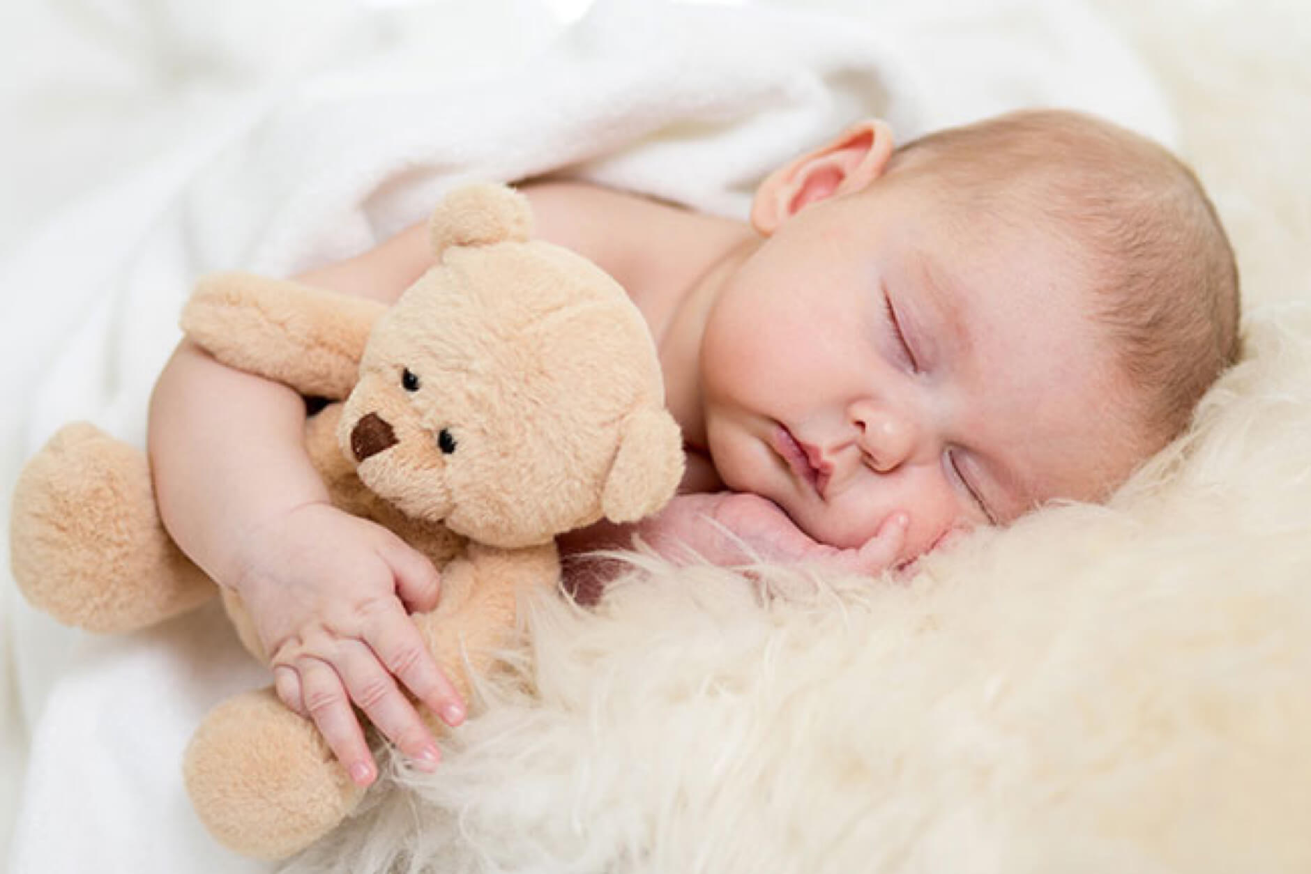 Trẻ 1 tuổi nên ngủ bao nhiêu tiếng để đảm bảo giấc ngủ?