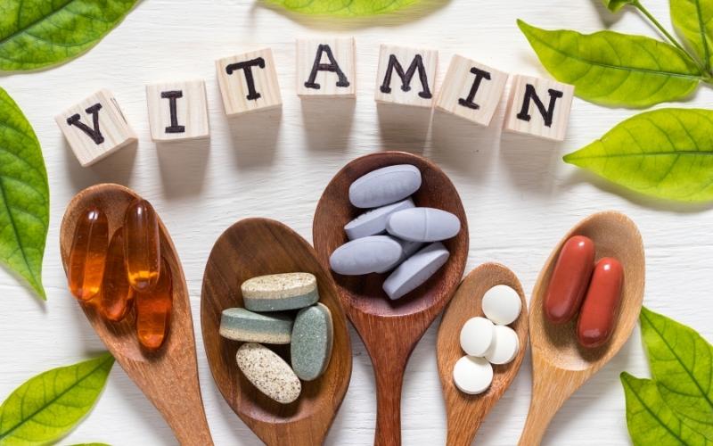 Viên uống vitamin thích hợp cho người sức khỏe yếu.  (Ảnh: Sưu tầm Internet)