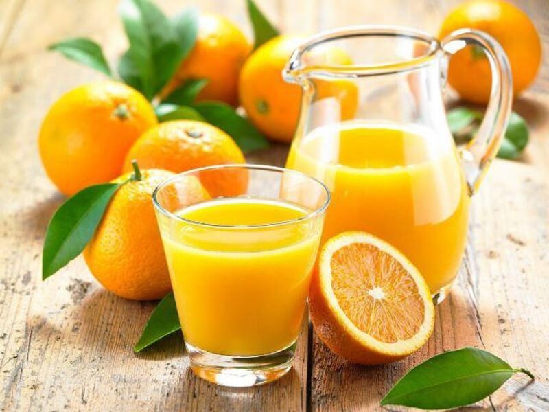 Mẹ sau sinh bao lâu thì uống được nước cam