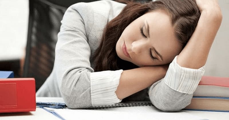 Mệt mỏi là một trong những tác dụng phụ của vitamin A. (Ảnh: Sưu tầm Internet)
