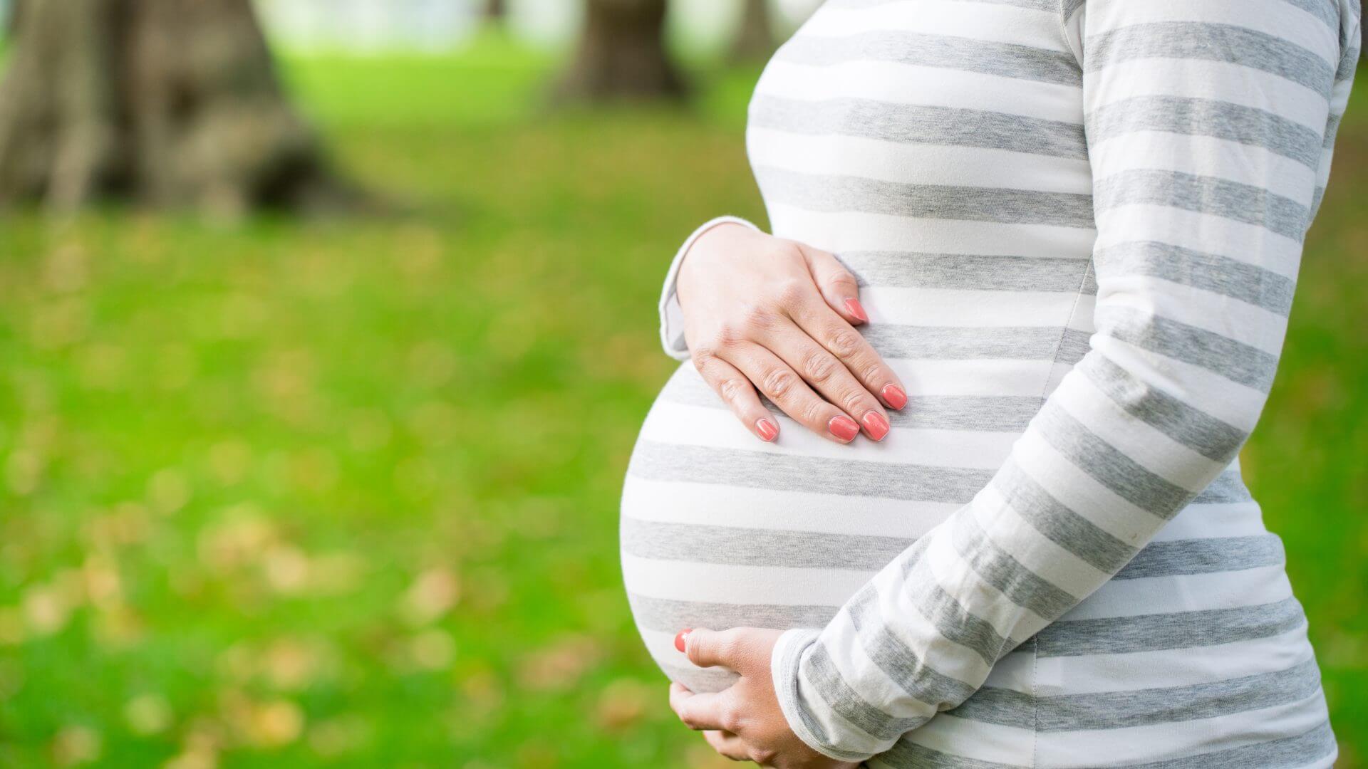 Hình dáng bụng bầu có liên quan đến giới tính thai nhi? (Ảnh: Sưu tầm Internet)