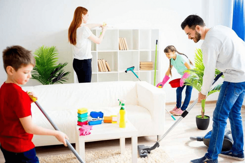 Lựa chọn công việc phù hợp với lứa tuổi của trẻ. (Ảnh: Sưu tầm Internet)