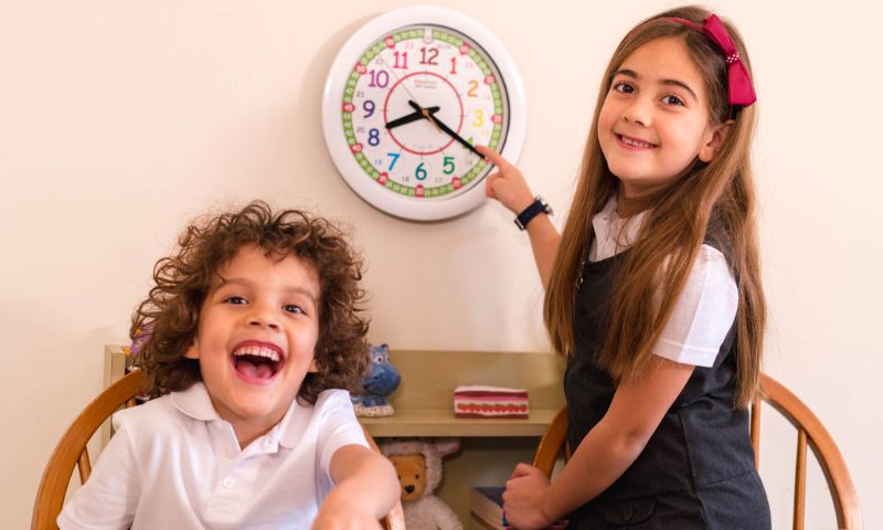 Học cách phân bổ thời gian biểu giúp bé làm việc có giờ giấc hơn.