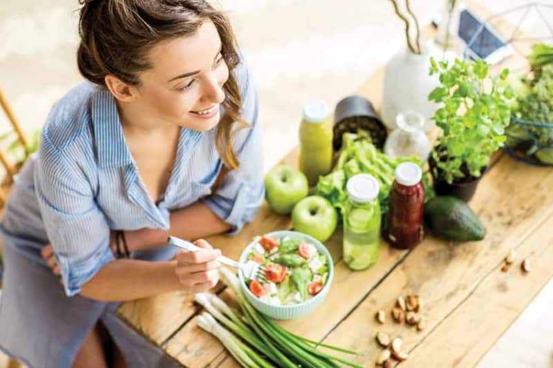 Nên xây dựng một chế độ ăn uống lành mạnh để đảm bảo sức khỏe thể chất từ ​​bên trong.  (Ảnh: Sưu tầm Internet)
