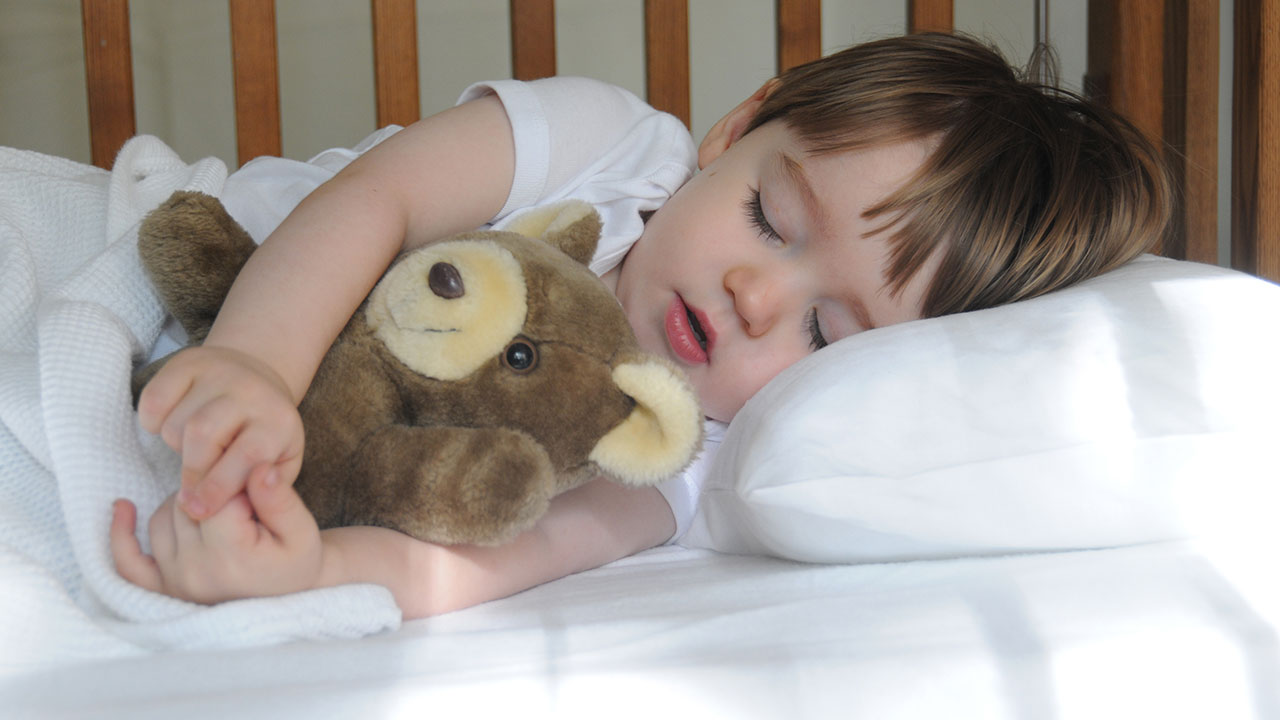 Một số mẹo khắc phục tình trạng ngủ ngáy ở trẻ 2 tuổi. (Ảnh: Sưu tầm Internet)
