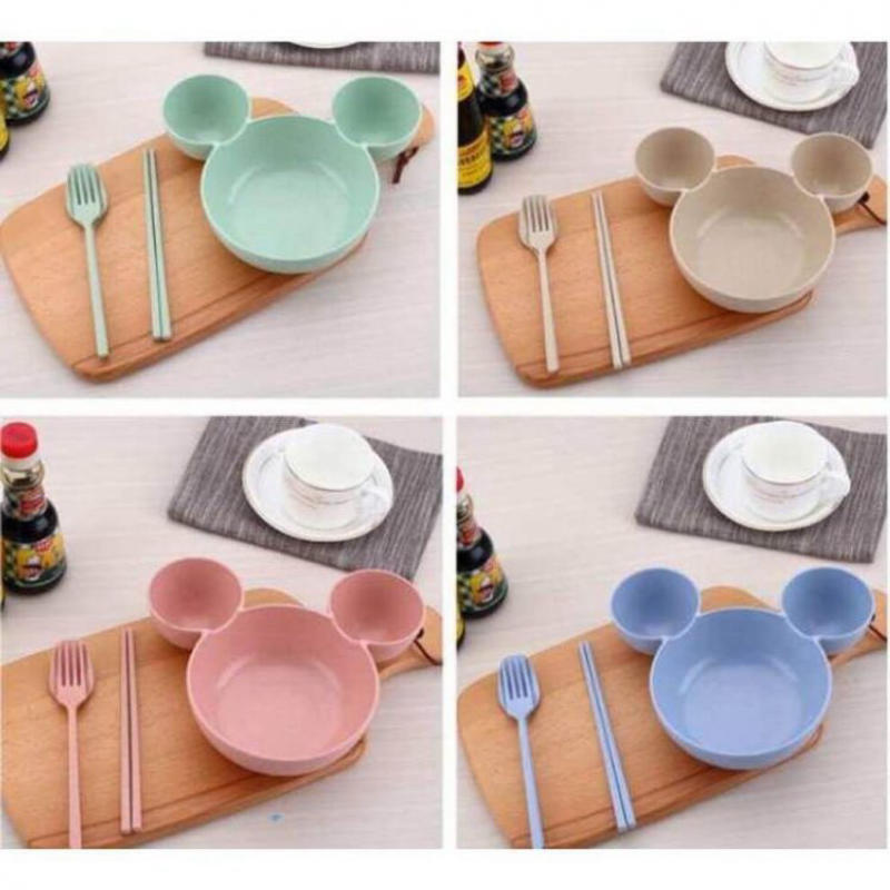 Bát ăn dặm lúa mạch hình Mickey dễ thương. (Ảnh sưu tập từ Internet)