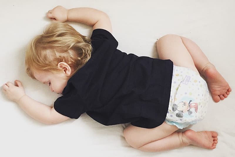 Nguy hiểm khi trẻ 4 tuổi ngủ hoặc nằm sấp
