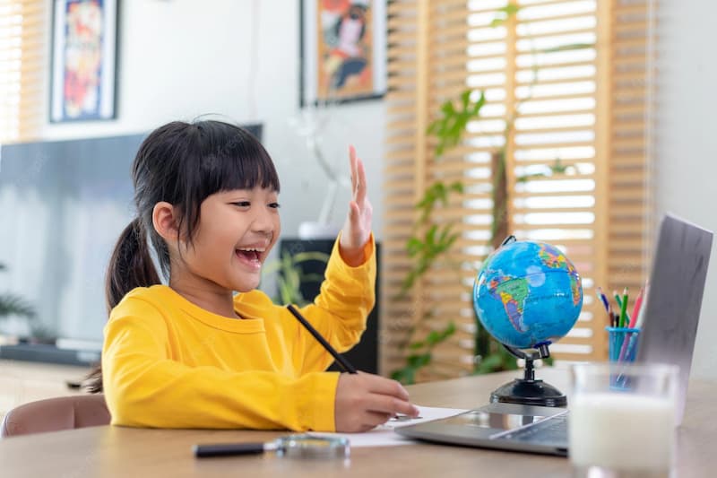 Build a habit of learning English for children.  (Photo: Internet)