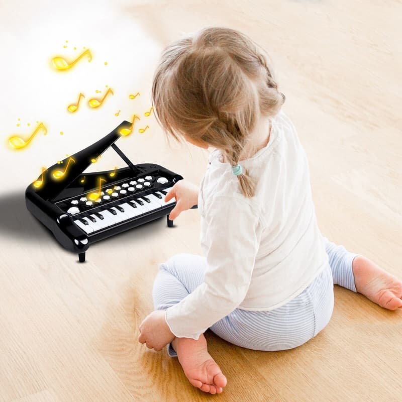 Làm thế nào để khuyến khích con bạn chơi piano.  (Ảnh: Sưu tầm Internet)