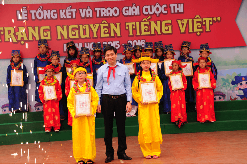 Tạo cơ hội cho con tham gia các cuộc thi về tiếng Việt. (Ảnh: YBox)