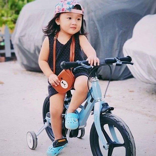 Hãy cho con bắt đầu tập với xe 3 bánh. (ảnh: Sưu tầm internet)
