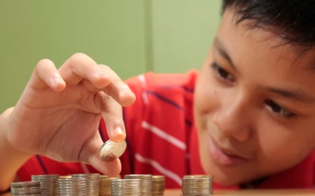 Dạy trẻ biết cách chi tiêu phù hợp với ngân sách. (Ảnh: sưu tầm internet)