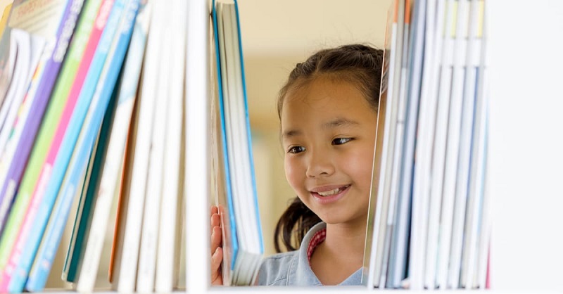Em học tiếng Anh lớp 4 sẽ giúp bé củng cố kiến thức tiếng Anh. (Ảnh: Shutterstock.com)