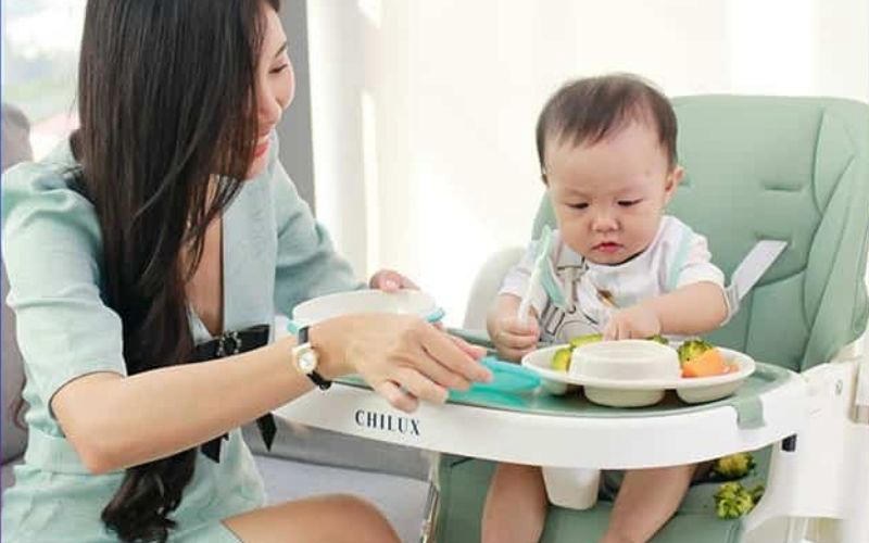 Cách lắp ghế ăn dặm Chilux đơn giản, tiện sử dụng. (Ảnh sưu tầm từ Internet)