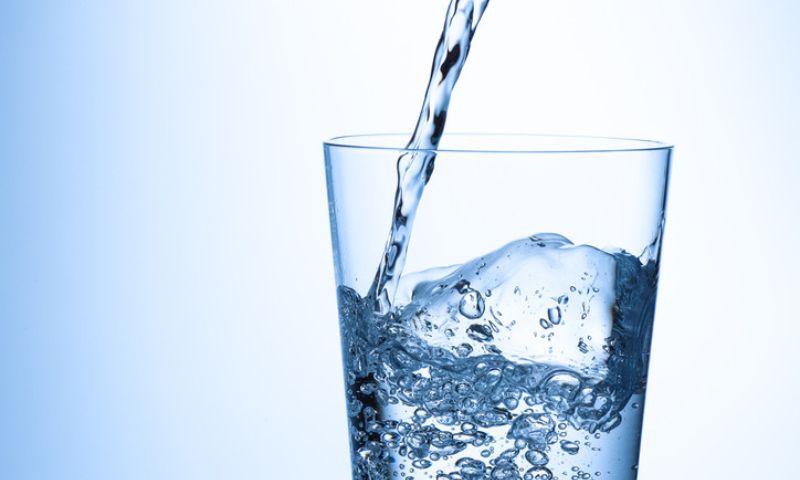Nước là nguồn năng lượng vô cùng thiết yếu của cơ thể. (Ảnh: Nguồn Internet)