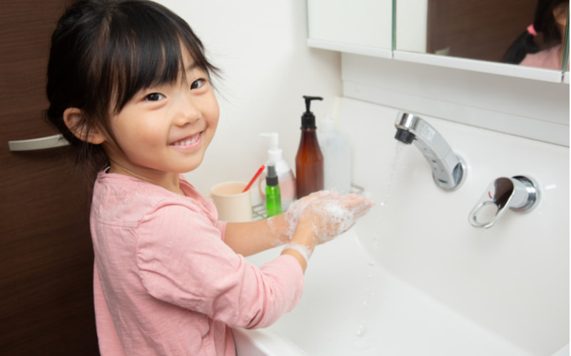 Trẻ cần học về vệ sinh cá nhân. (Ảnh: Shutterstock.com)
