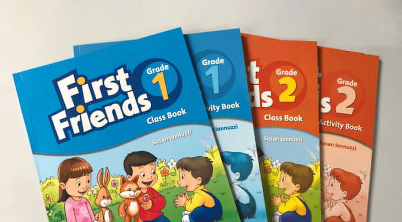 First Friends (1-3) là bộ giáo trình tiếng Anh cho trẻ nhỏ tới từ NXB Oxford. (Ảnh: Sưu tầm Internet)