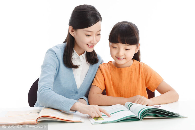 Thuê gia sư cũng là một giải pháp giúp con bạn học đọc tốt.  (Ảnh: Sưu tầm Internet)