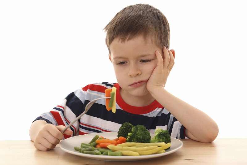 Nhấn vào ảnh để phóng to Thiếu hụt dinh dưỡng có thể khiến trẻ chảy máu mũi. (Ảnh: Sưu tầm Internet)