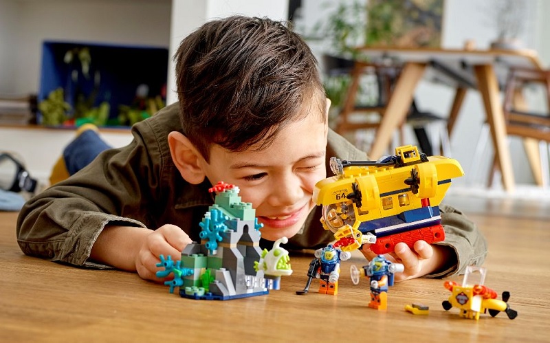 Chơi lego giúp phát triển não bộ của bé tốt nhất. (ảnh: Sưu tầm internet)