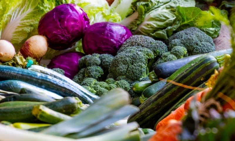 Các loại rau có màu xanh đậm chứa rất nhiều vitamin A, C và sắt (Nguồn: Internet)