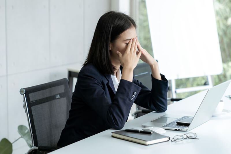 Giảm hiệu suất & không hoàn thành công việc. (Ảnh: Internet)