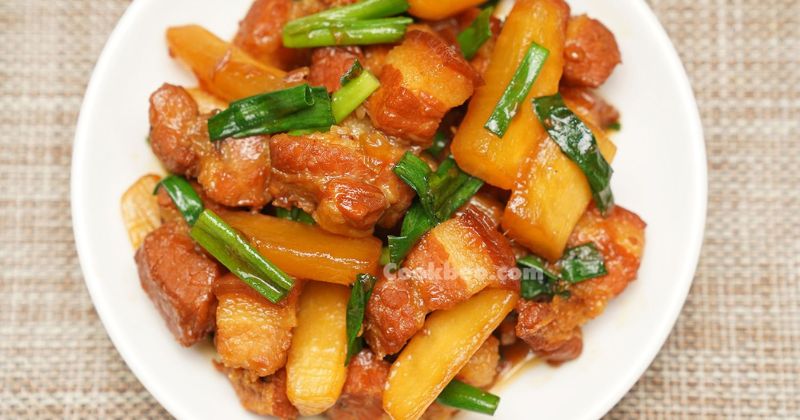 Fatty, attractive white radish braised meat (Photo: Internet Collection)