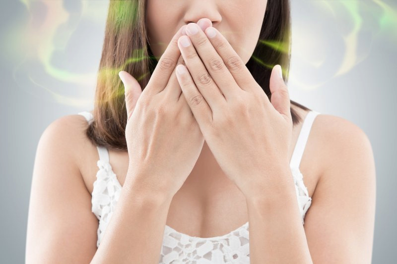 Hơi thở có mùi khó chịu là một trong những hậu quả của việc ăn quá nhiều chất đạm. (Ảnh: Sưu tầm Internet)