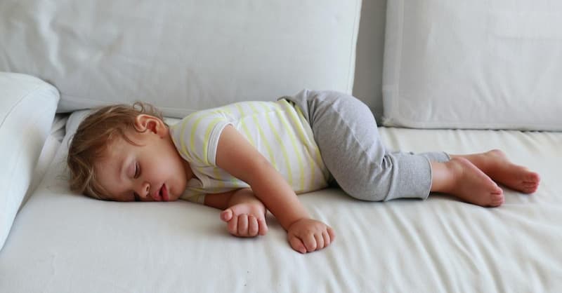 3-year-old baby sleeps wheezing: dangerous pathological causes