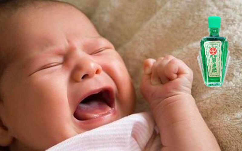 Không thoa dầu gió lên vết thương của bé vì sẽ khiến cho vết thương bị nặng thêm (Ảnh: Sưu tầm internet)