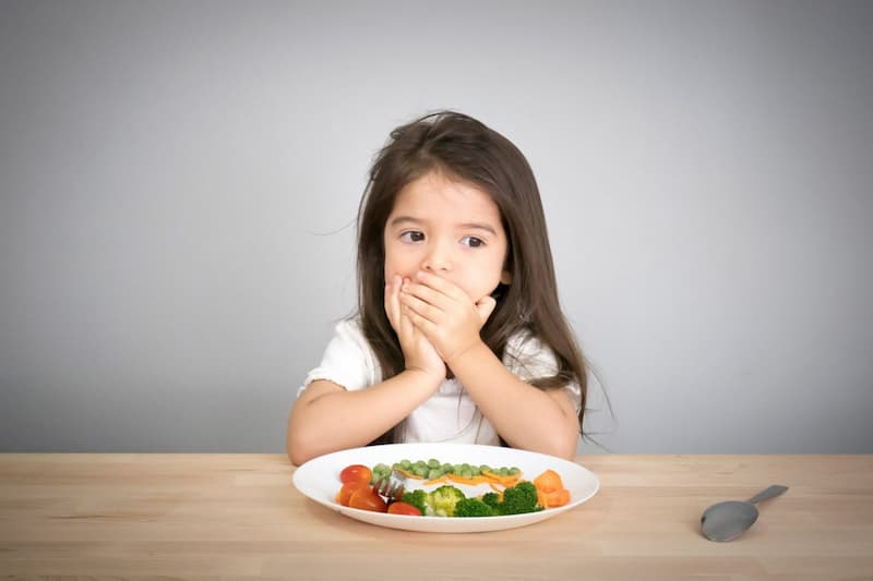 Trẻ 6 tuổi bị nôn trớ sau khi ăn là bệnh lý gì?