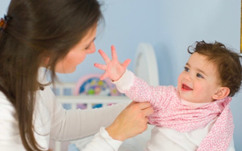 Nhấn vào ảnh để phóng to Cho bé mặc đồ dài nhưng vẫn đảm bảo thoải mái cho bé hoạt động suốt ngày dài (Nguồn: Sưu tầm Internet)