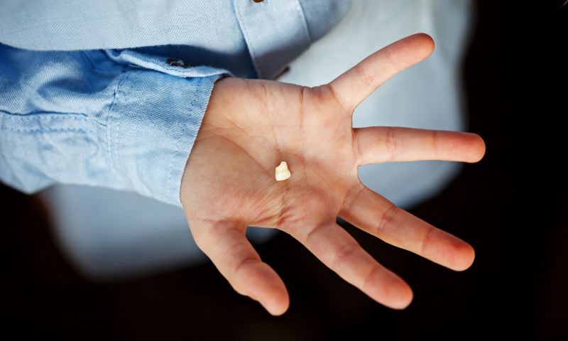 Nếu răng của trẻ bị gãy hẳn cần làm gì? (Nguồn: Internet)