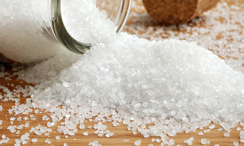 Trị sưng môi bằng muối epsom. (Ảnh: Nguồn Internet)