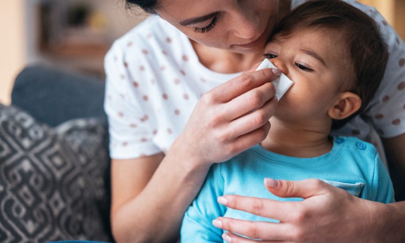 should-babies-with-flu-take-a-bath-how-to-take-care-of-children