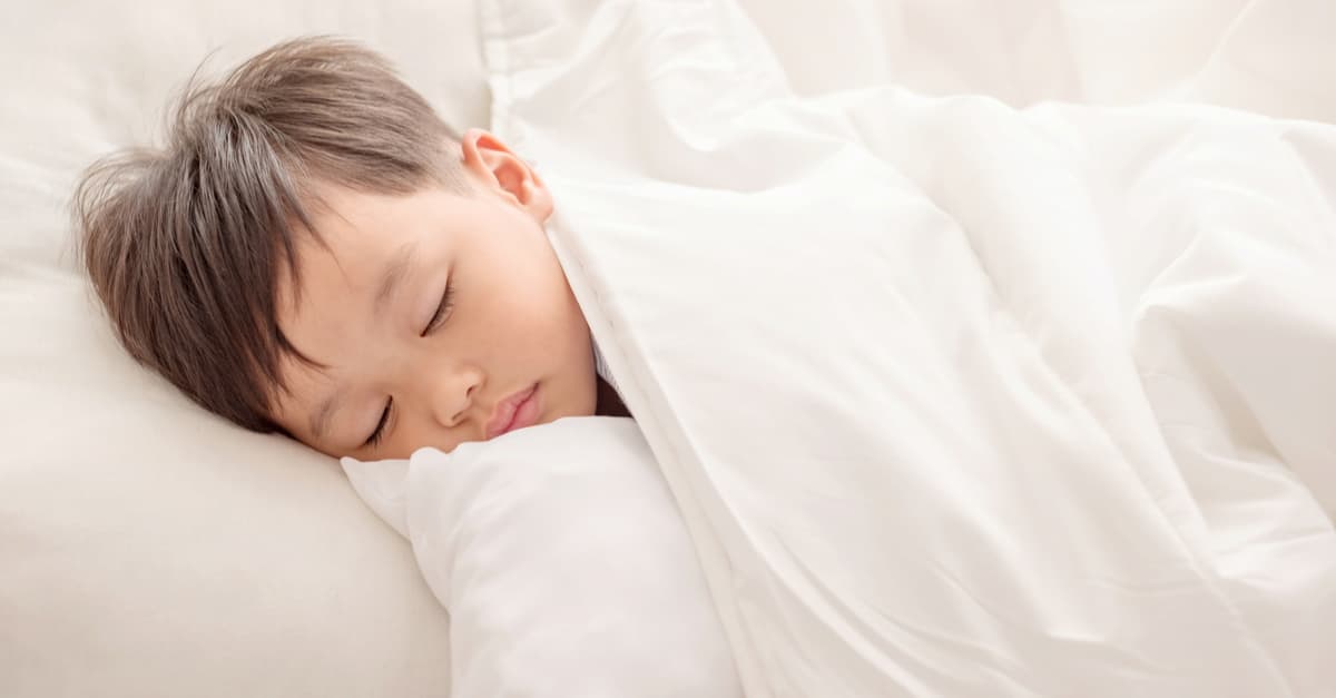 Bé 4 tuổi ngủ hay mơ ác mộng - Ba mẹ phải làm sao?