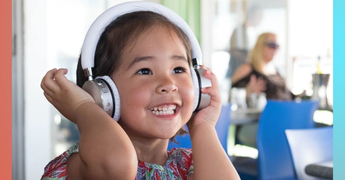 Tai nghe cho bé học tiếng Anh: Điểm mặt 5 mẫu đáng dùng hiện nay