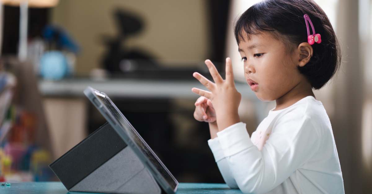 Có nên học toán online cho bé không? Những lợi ích khi học toán trên mạng mang đến