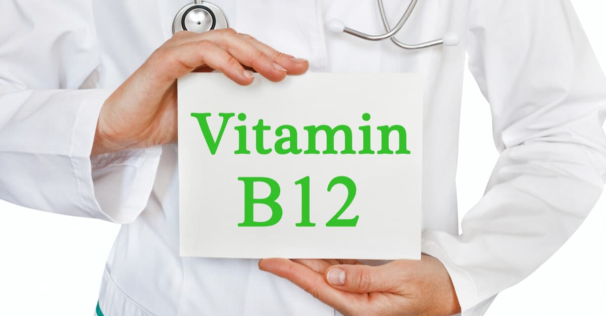 Nếu quên uống vitamin B12 vào buổi sáng, có thể uống vào buổi tối không?
