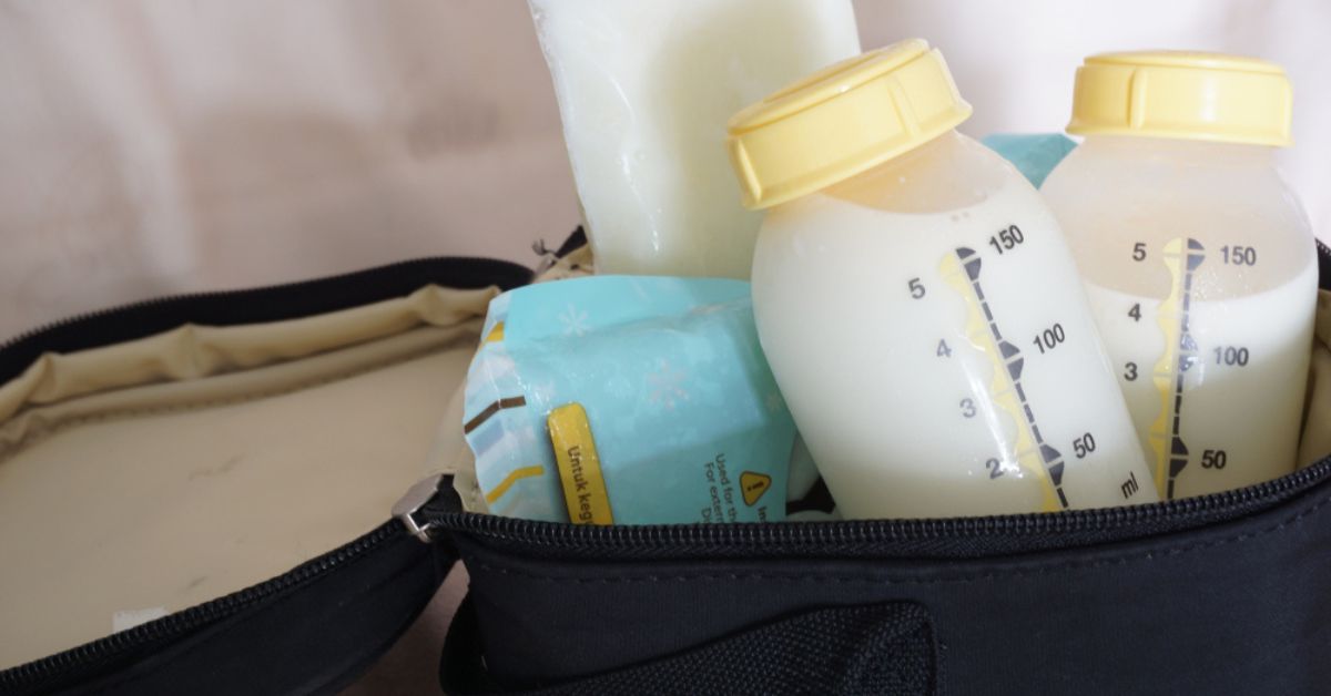 Sữa mẹ có cặn trắng có sao không? Nguyên nhân và cách khắc phục