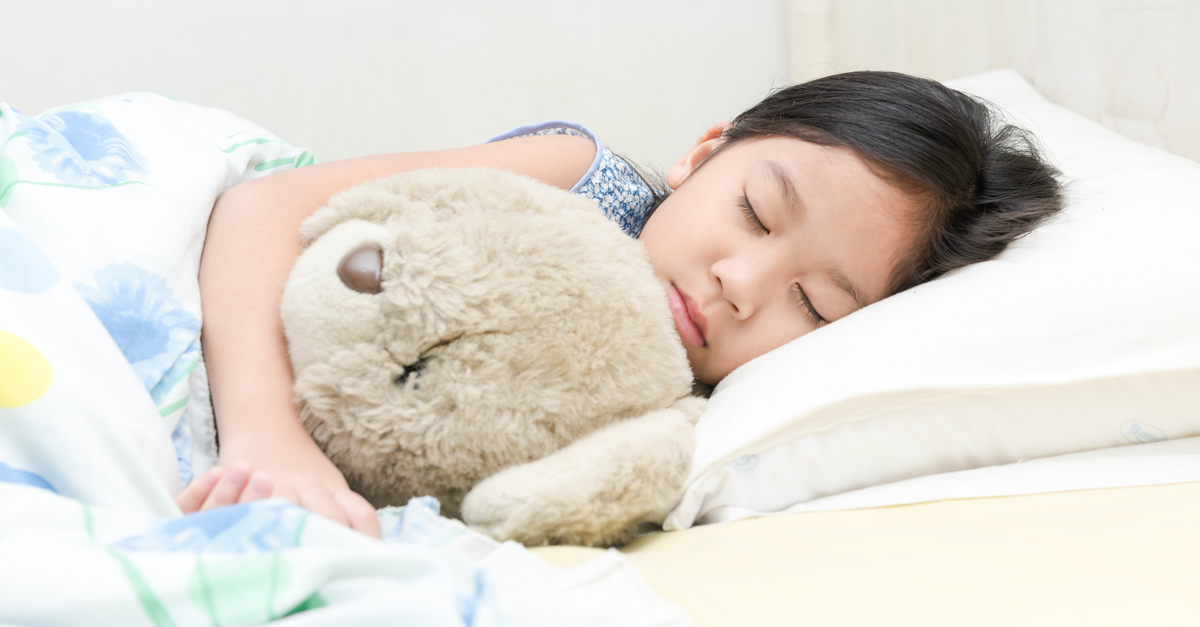 Trẻ 7 tuổi ngủ ngáy phải làm sao? Điều ba mẹ cần biết