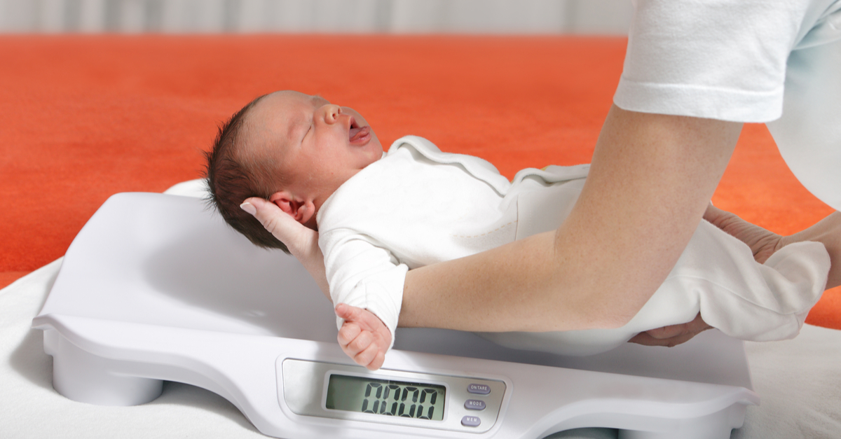 [Hỏi - Đáp] Bé 1 tháng tuổi cân nặng bao nhiêu? Phương pháp tăng trưởng tốt nhất cho con