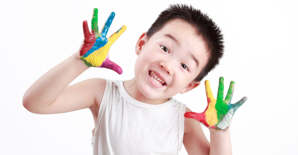 Hướng dẫn từng bước dạy bé 3 tuổi học màu sắc nhanh chóng, hiệu quả