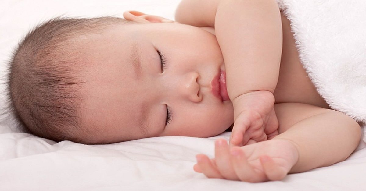 Trẻ 1 tuổi ngủ muộn ảnh hưởng như thế nào?