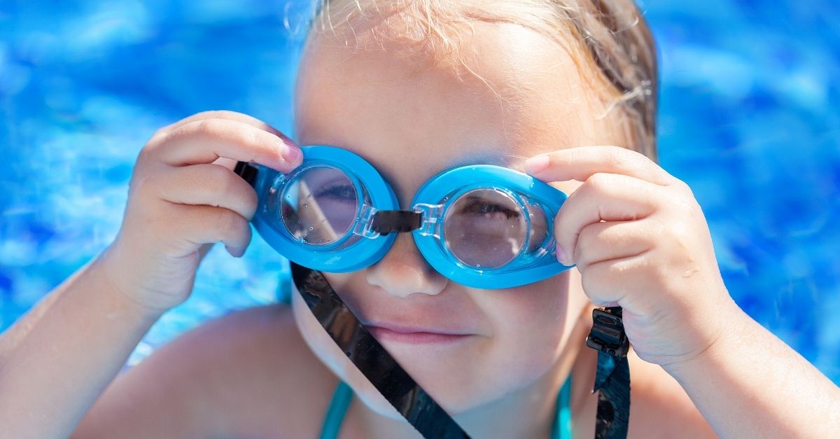 Dạy bơi cho bé 5 tuổi và những lưu ý cần thiết cho ba mẹ