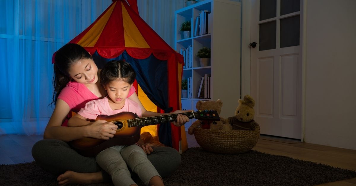 Dạy bé 2 tuổi học hát: Top 21+ bài hát vui nhộn kích thích trí não