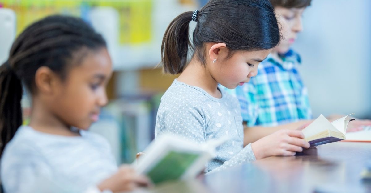 Top 10+ sách dạy chữ cho bé 5 tuổi ba mẹ nhất định không nên bỏ qua