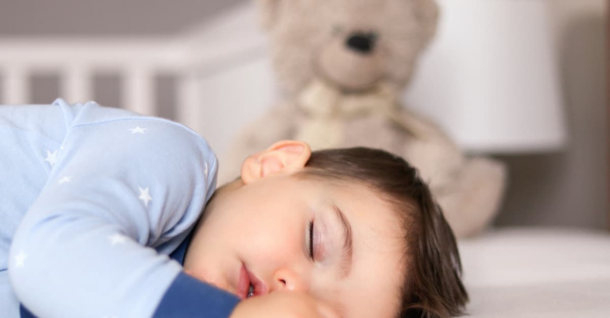 trẻ 7 tuổi khó ngủ thiếu chất gì